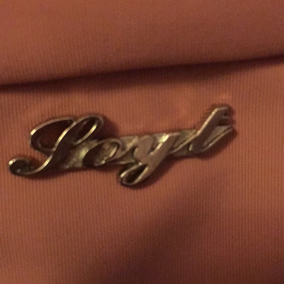 Fannypack - Picture 2 of 3